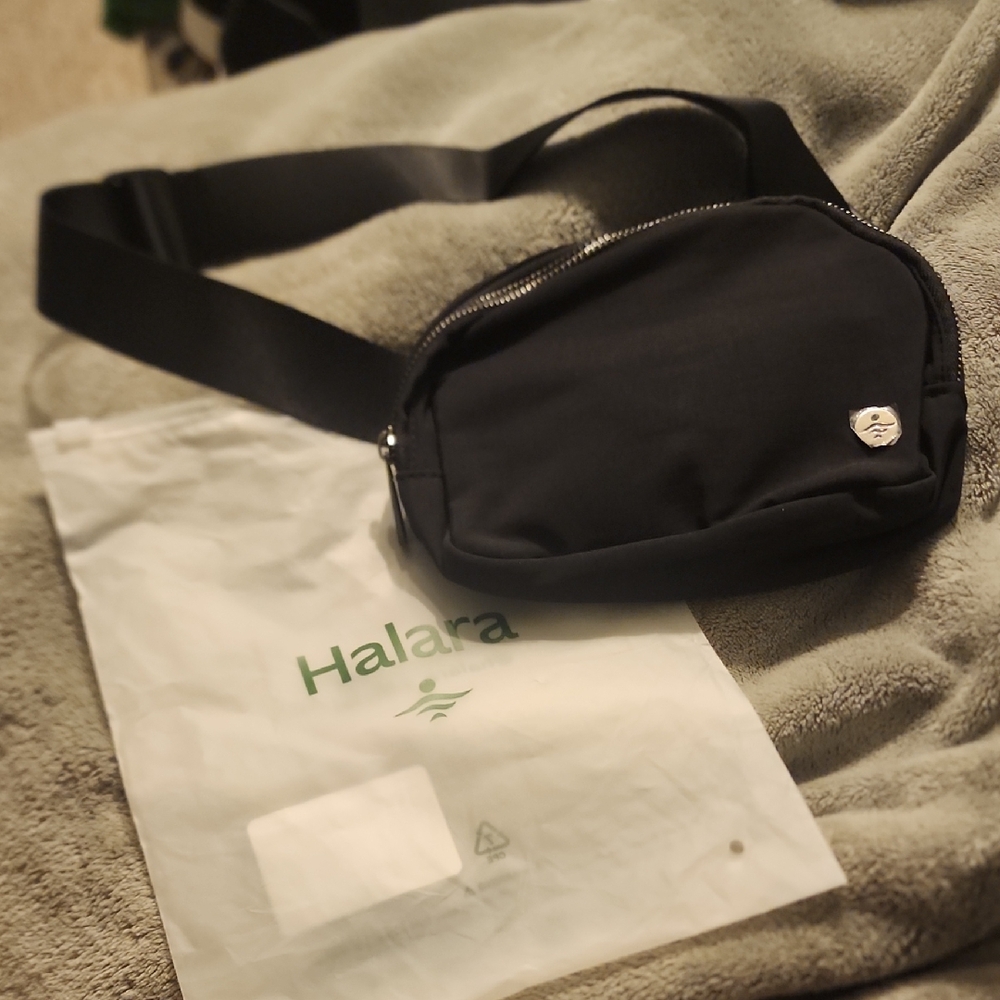 HALARA Black Belt Bag